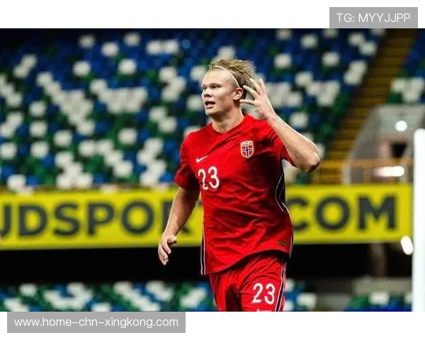 哈兰德身体对抗后抽射，挪威锋线令人胆寒