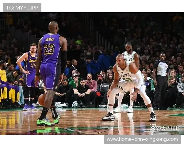 湖人依靠戴维斯在篮下持续干扰,掌控关键球