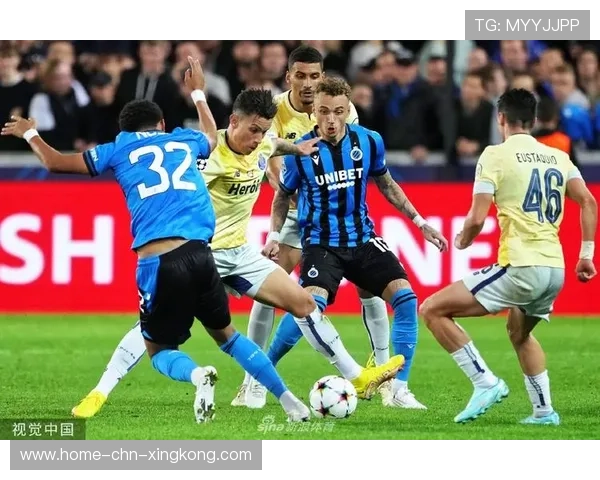 波尔图塔雷米外脚背弧线球撞入球网令人喝彩